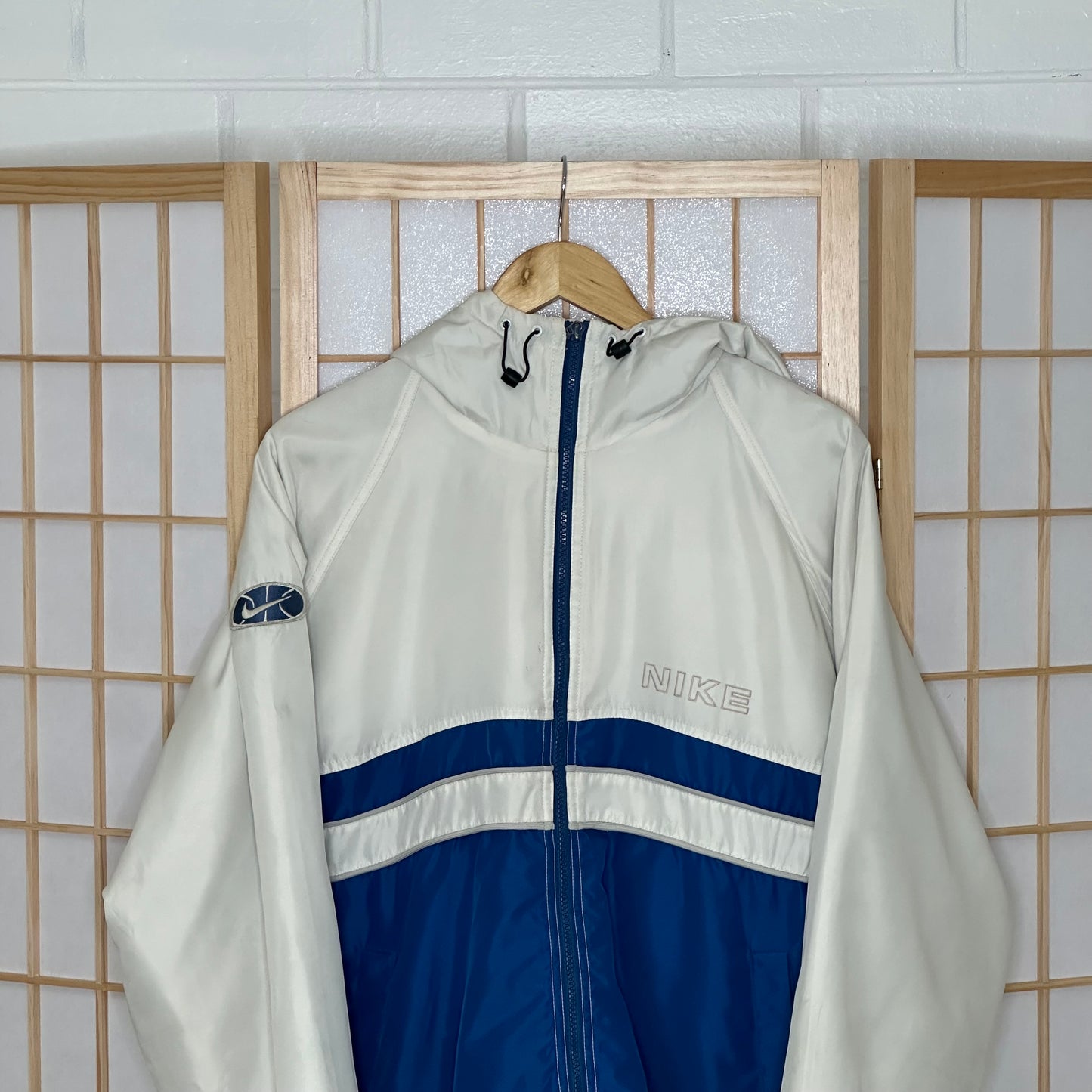 Nike Blue & White Basketball Jacket (Youth M)