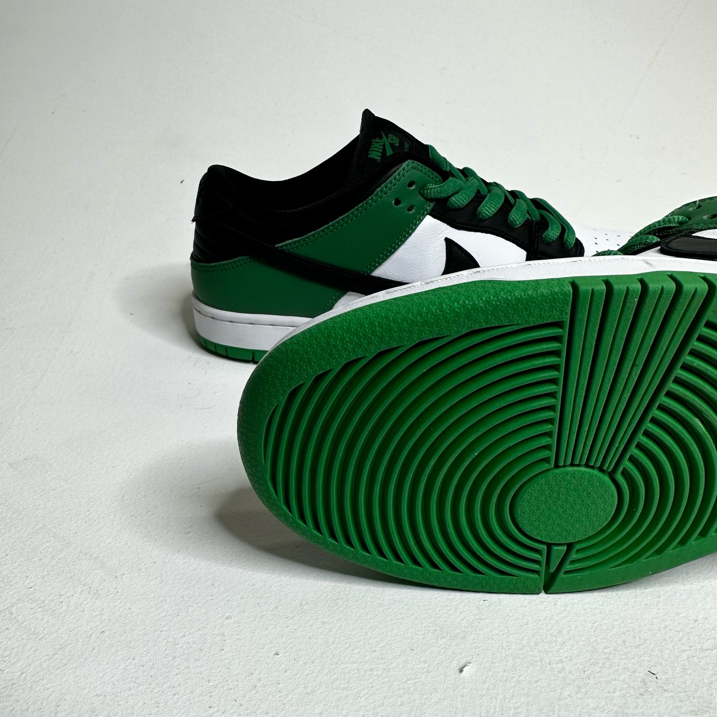 Nike SB Dunk Low "Celtic" (US8.5)