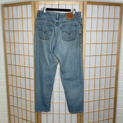 Levi's Light Wash 550 Jeans (16S)